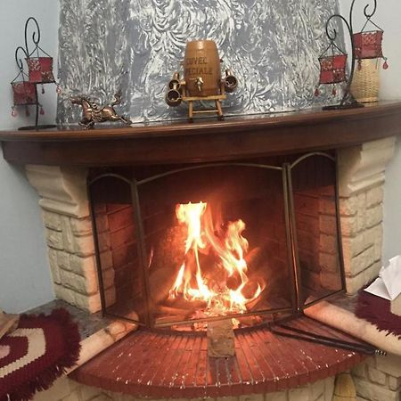 Vila Ridvani Korce Buitenkant foto