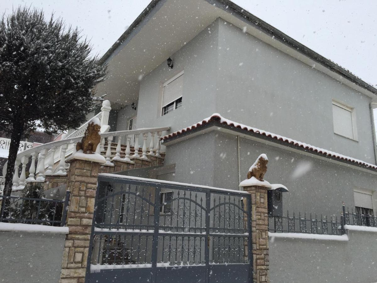 Vila Ridvani Korce Buitenkant foto