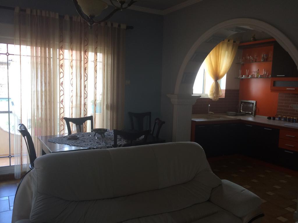 Vila Ridvani Korce Buitenkant foto