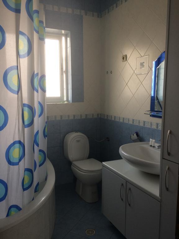Vila Ridvani Korce Buitenkant foto